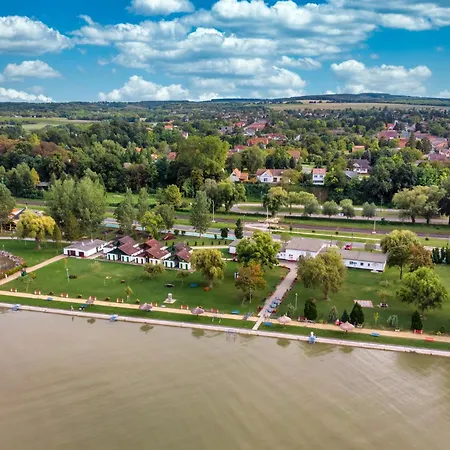 In 45325 아파트 Balatonmáriafürdő