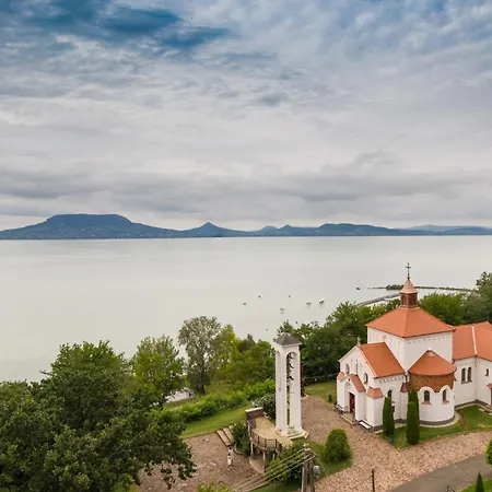 In 45325 Apartment Balatonmariafurdo