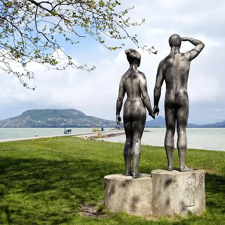 In 45325 Balatonmáriafürdő